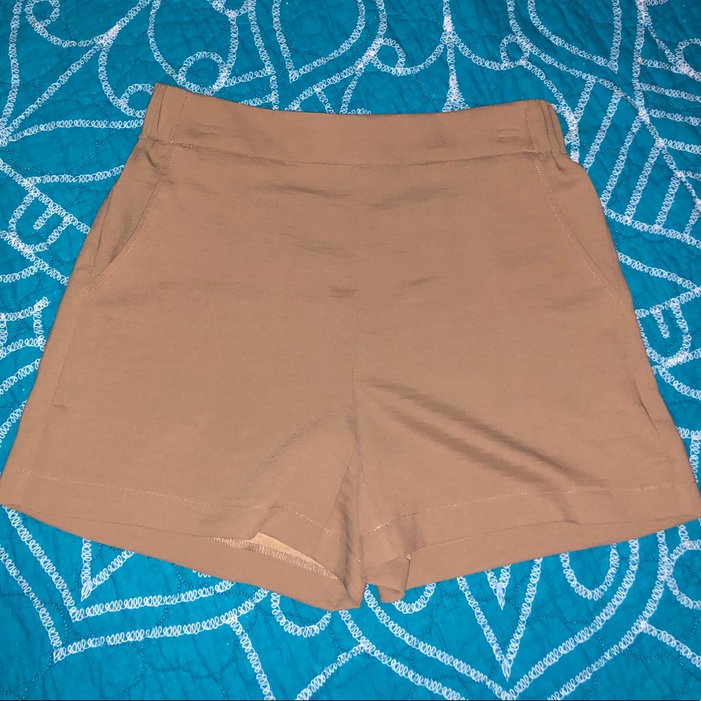 Nine West high waisted pull on dress shorts